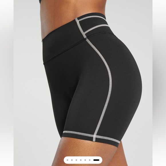 Gymshark - white contrast stitch biker shorts - Picture 8 of 8